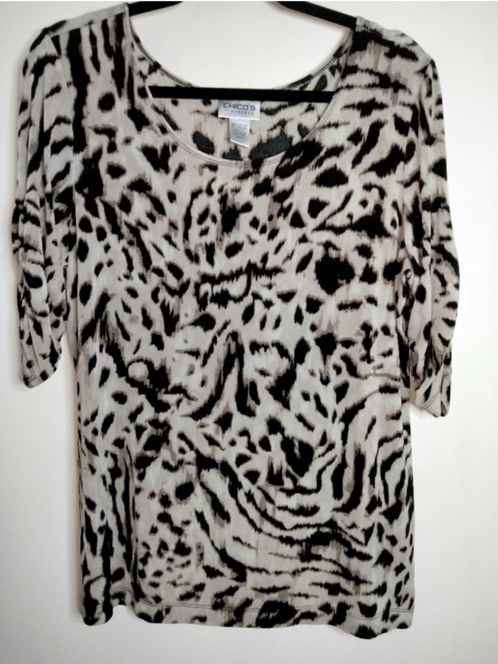 Chico's Travelers (Size 2/L/12) Multicolored Animal Print Stretch SS Blouse Top